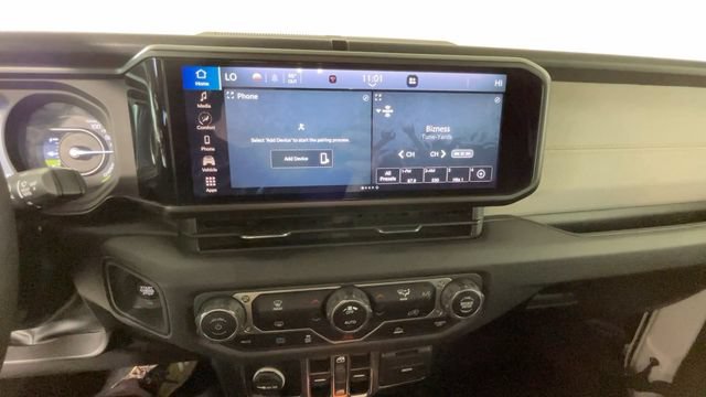 Used 2024 Jeep Wrangler Unlimited AWD/4WD image 34