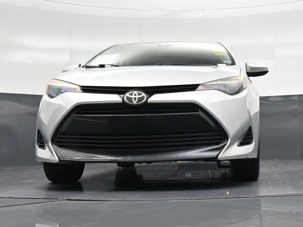 Used 2018 Toyota Corolla LE FWD image 32