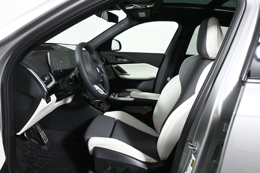 New 2027 BMW X1 xDrive28i AWD/4WD image 3