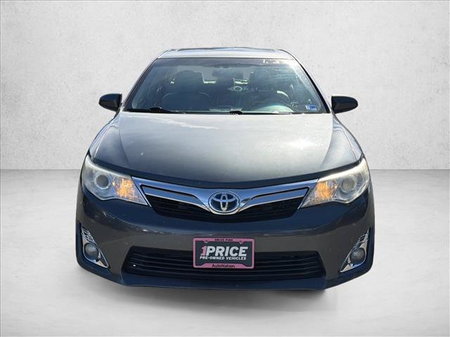 Used 2014 Toyota Camry XLE w/ Leather Package FWD image 2
