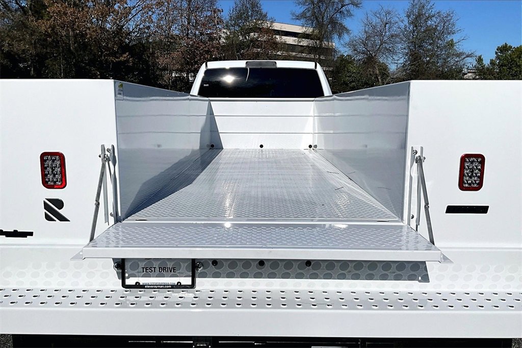 Used 2024 RAM 5500 Tradesman w/ Chrome Appearance Group image 28