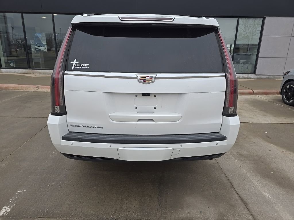 Used 2019 Cadillac Escalade ESV Premium Luxury image 5
