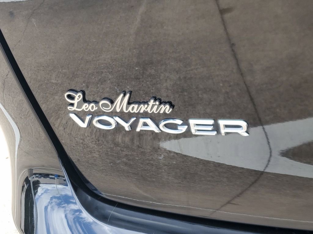 Used 2024 Chrysler Voyager LX image 5