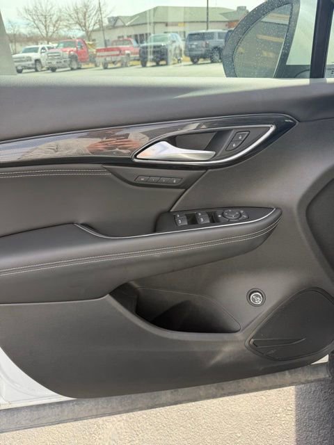 Used 2023 Buick Envision Essence image 9