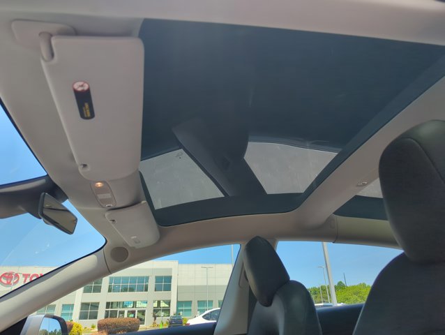 Used 2018 Tesla Model 3 Long Range RWD image 17