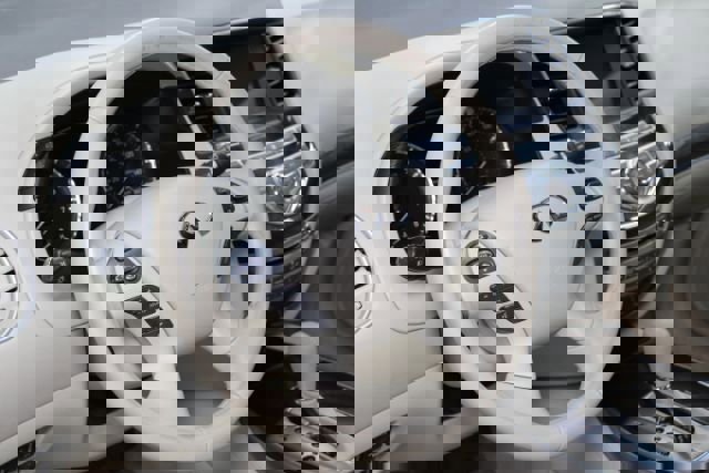 Used 2014 INFINITI QX60 AWD w/ Premium Plus Package image 11