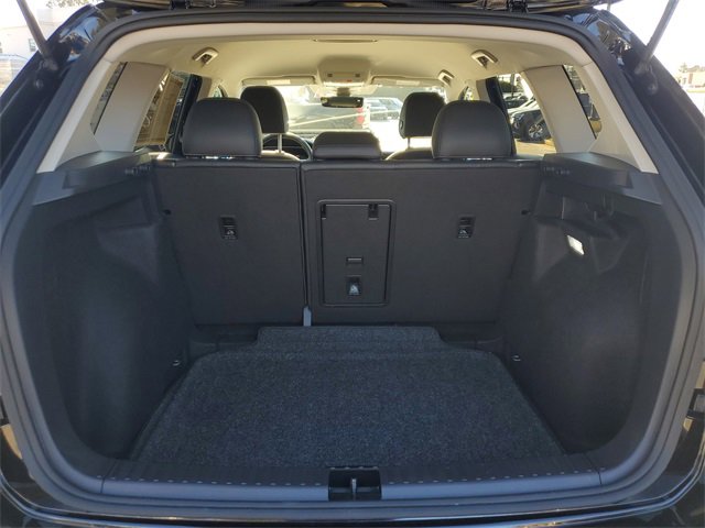 Used 2025 Volkswagen Taos SE image 8