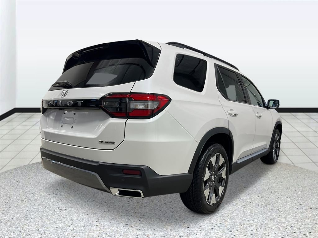 New 2026 Honda Pilot Touring image 3
