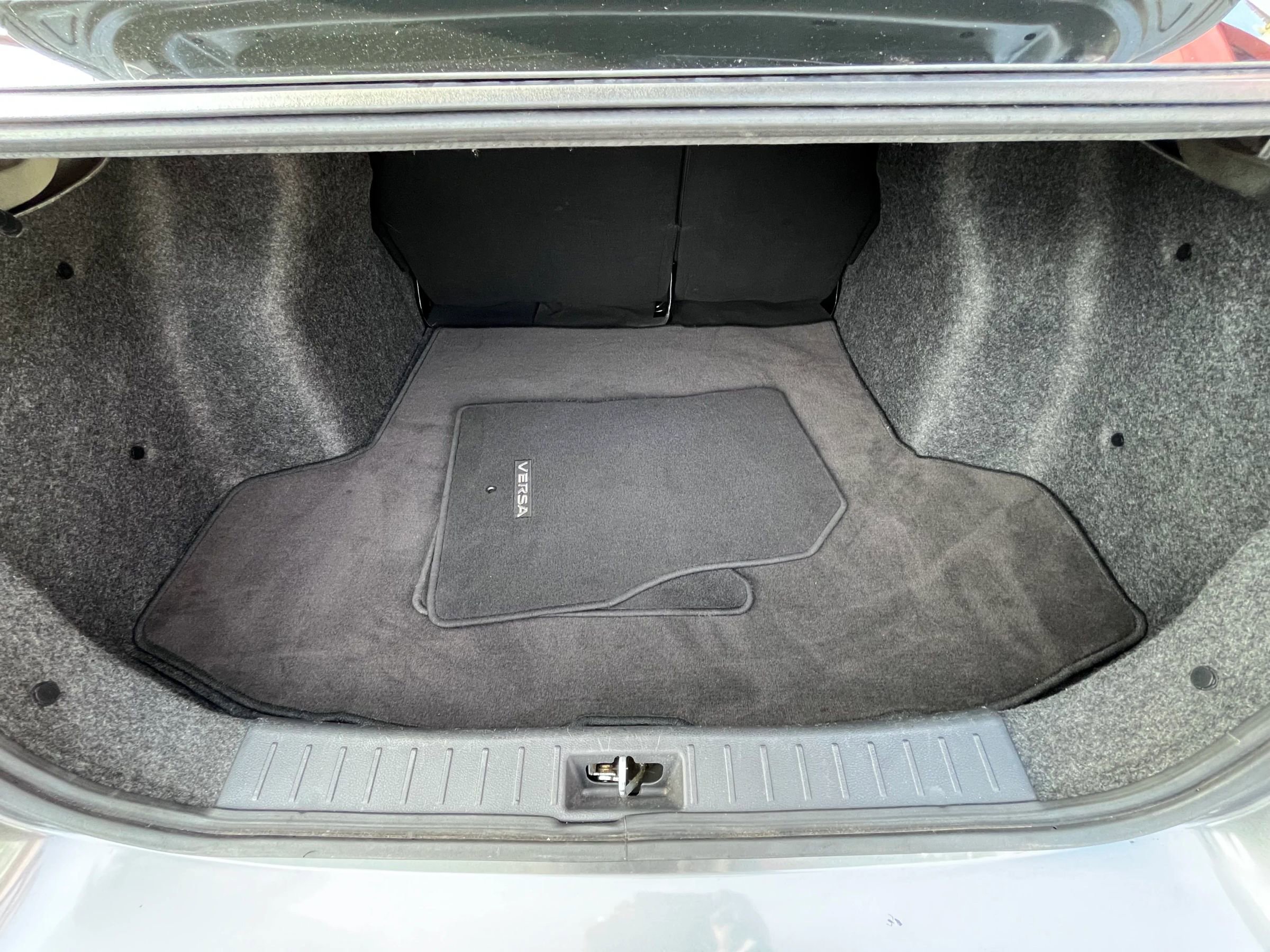 Used 2021 Nissan Versa SV image 21