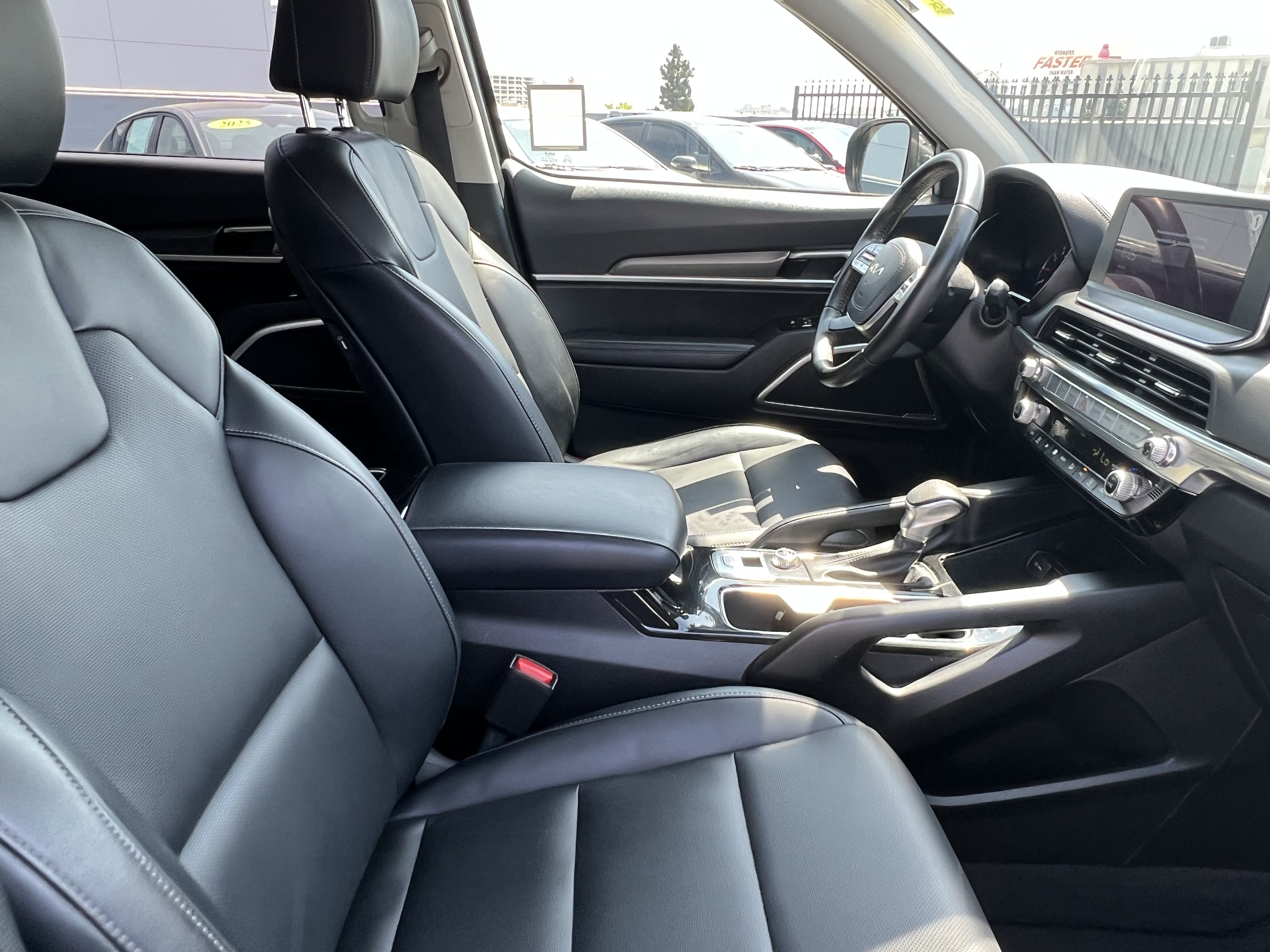 Certified 2022 Kia Telluride LX FWD image 16