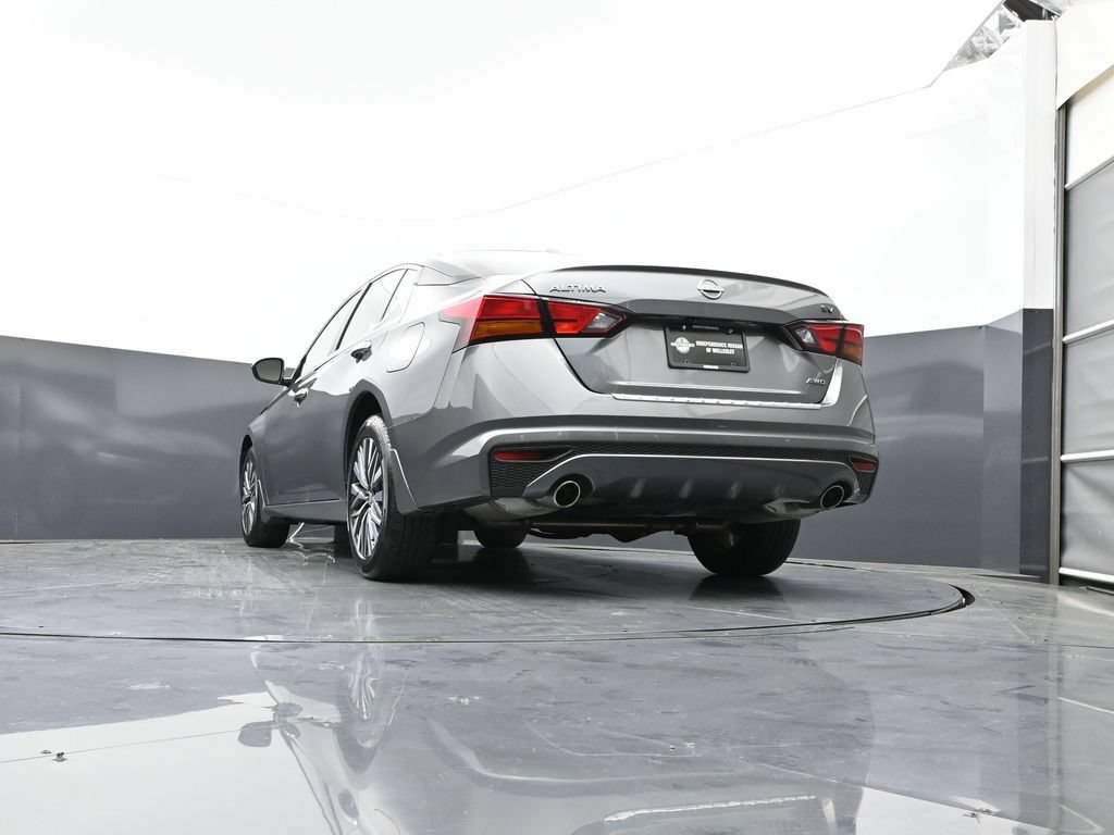 Certified 2023 Nissan Altima 2.5 SV w/ SV Premium Package AWD/4WD image 48