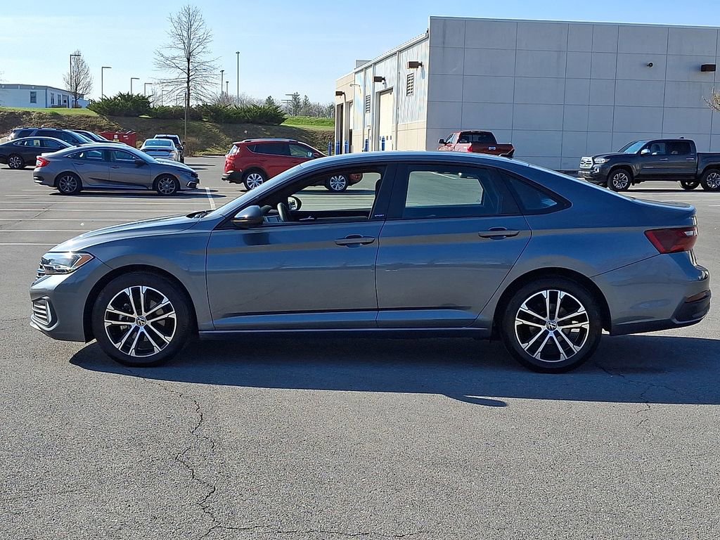 Used 2023 Volkswagen Jetta Sport FWD image 6