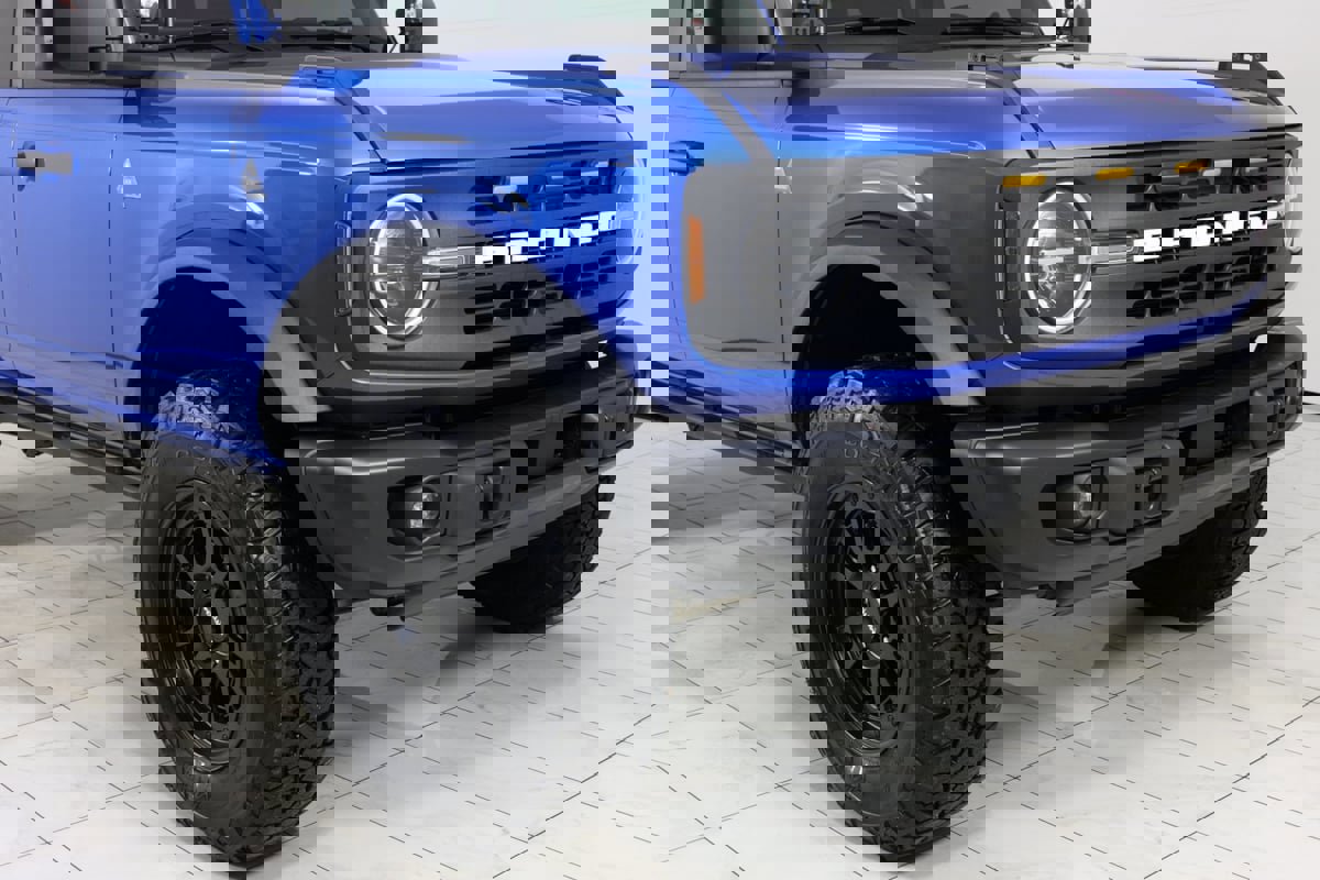 Used 2022 Ford Bronco Black Diamond image 37