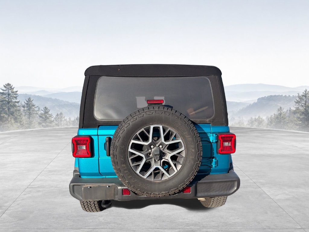 Used 2024 Jeep Wrangler Unlimited Sahara w/ Technology Group AWD/4WD image 8