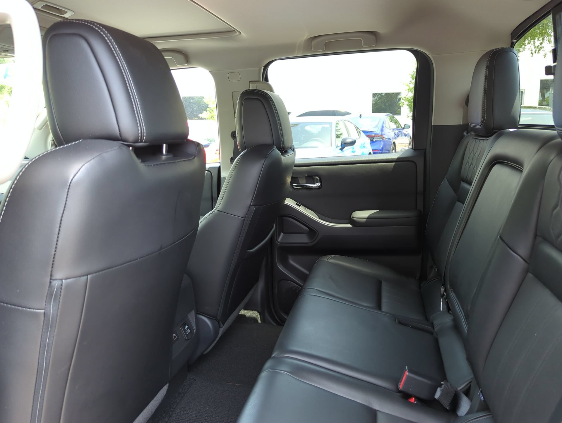 Used 2024 Nissan Frontier SL w/ Technology Package RWD image 18