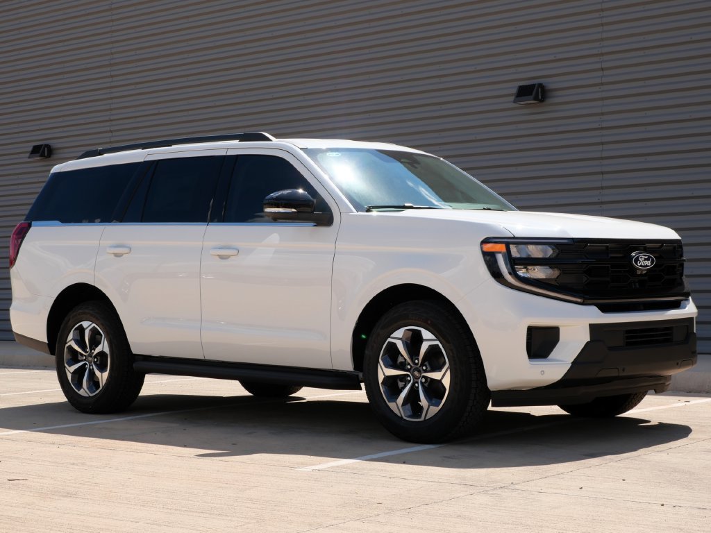 New 2027 Ford Expedition Active AWD/4WD image 1