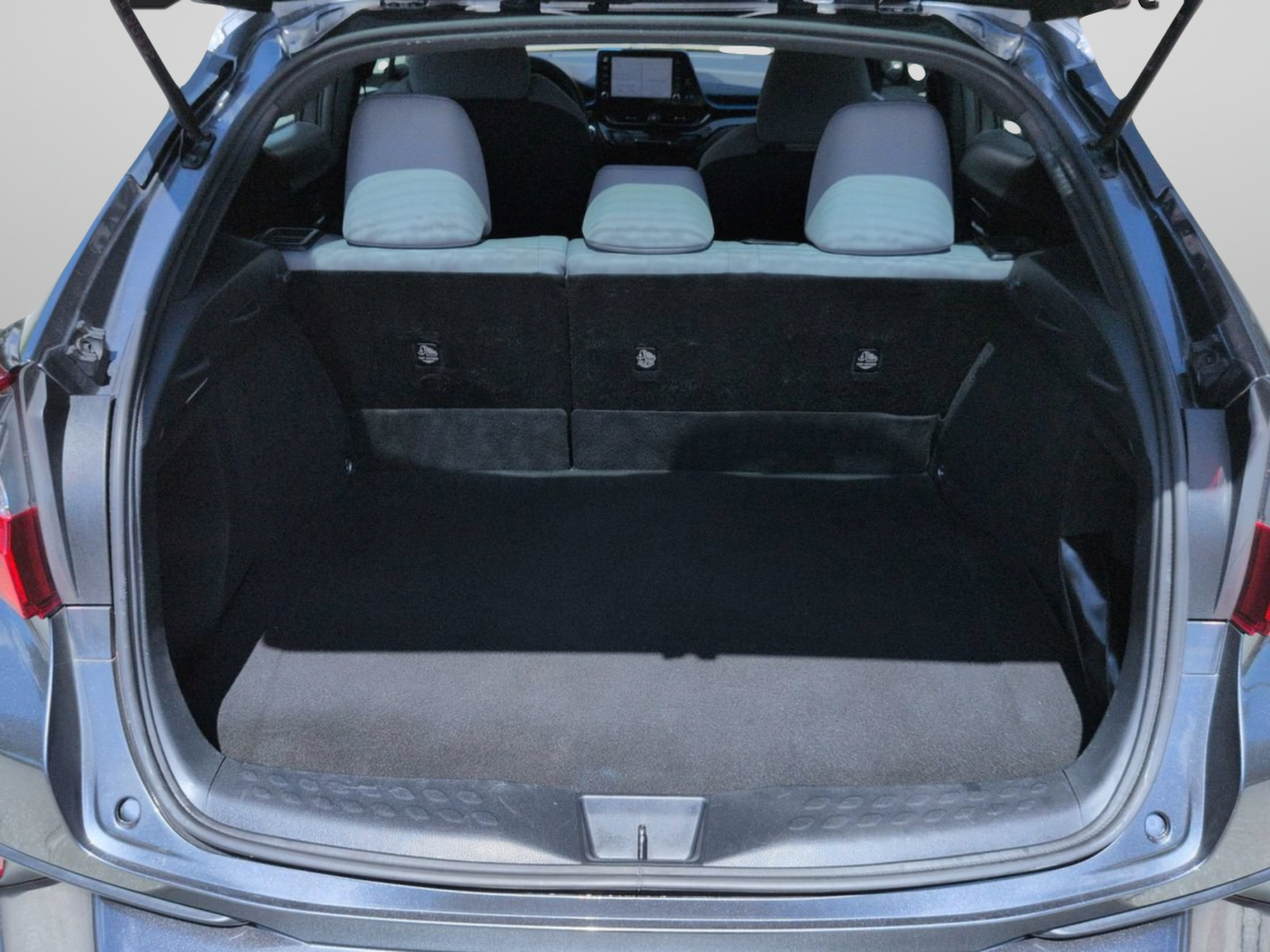 Used 2019 Toyota C-HR XLE FWD image 16