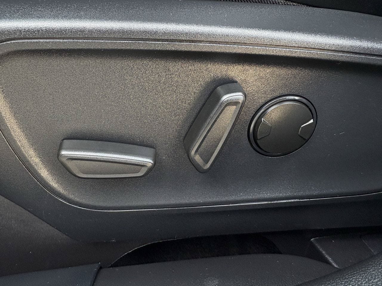 Used 2024 Ford Escape ST-Line w/ Tech Pack #1 FWD image 22