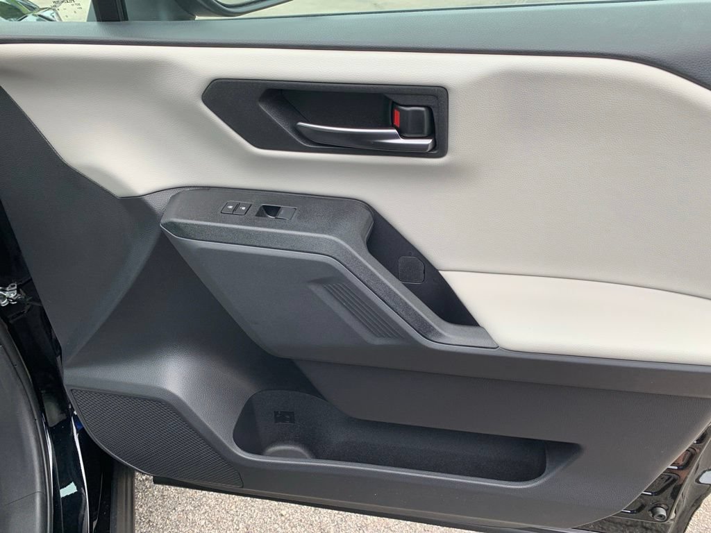 New 2026 Toyota C-HR AWD/4WD image 19
