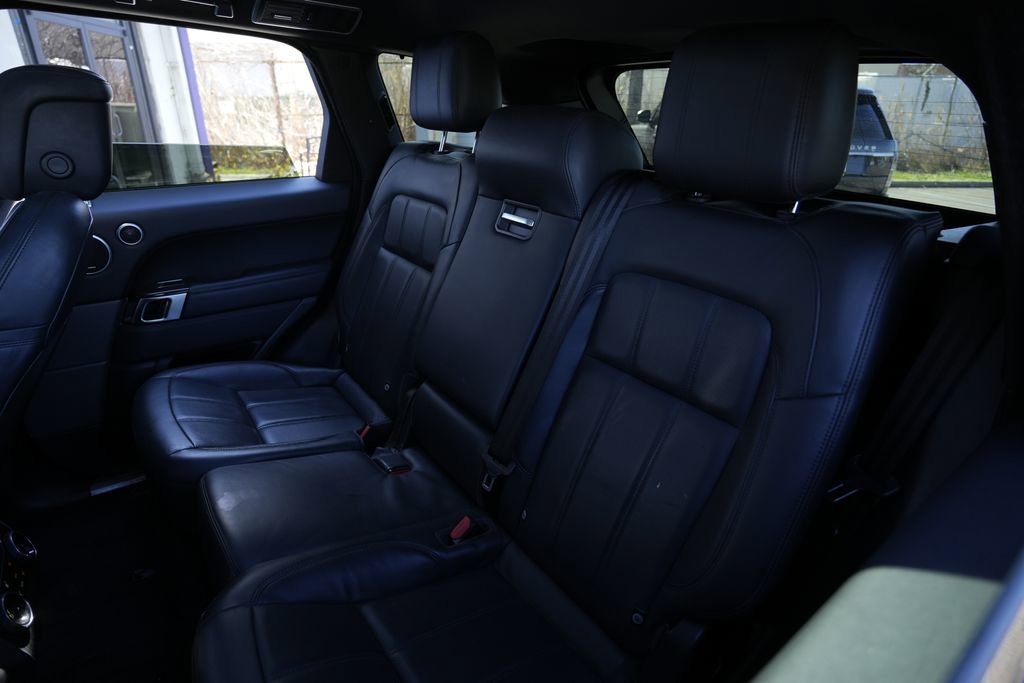 Used 2020 Land Rover Range Rover Sport HSE image 19