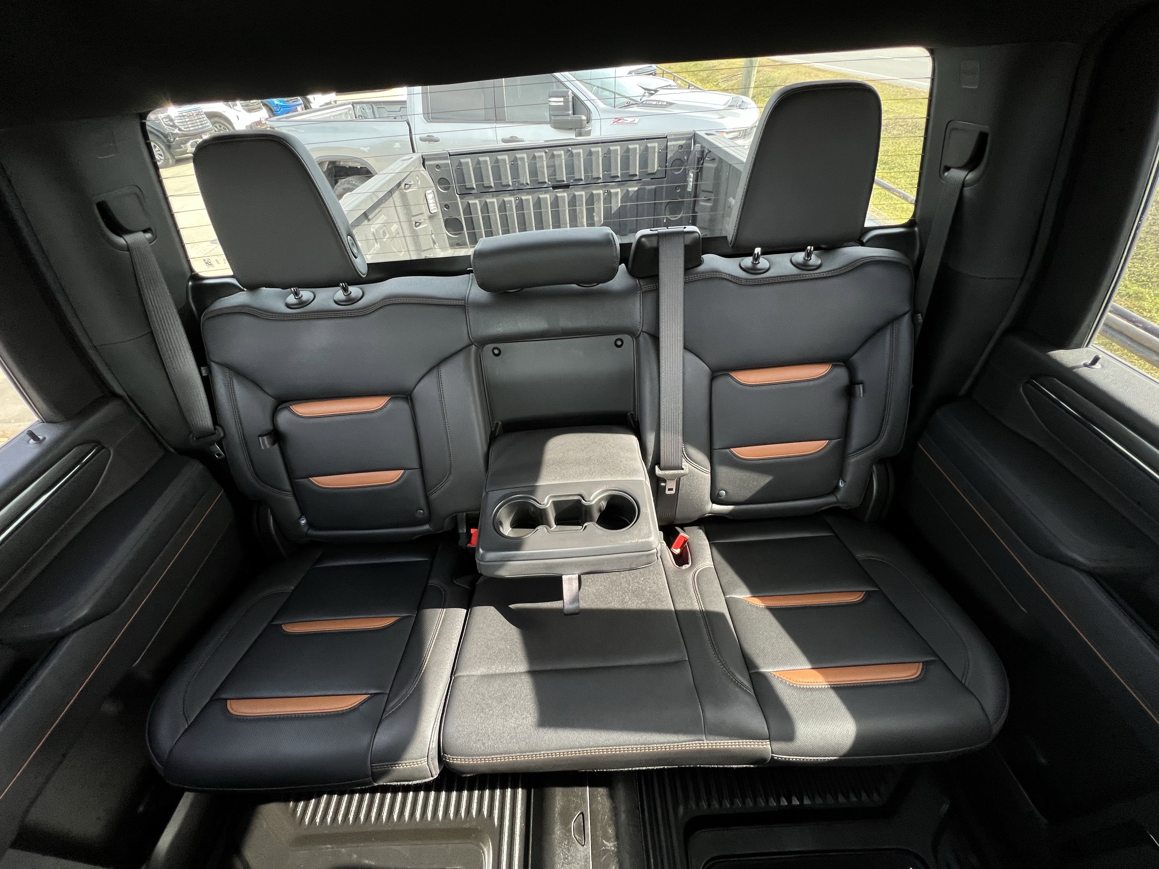 Used 2025 GMC Sierra 2500 AT4 image 26