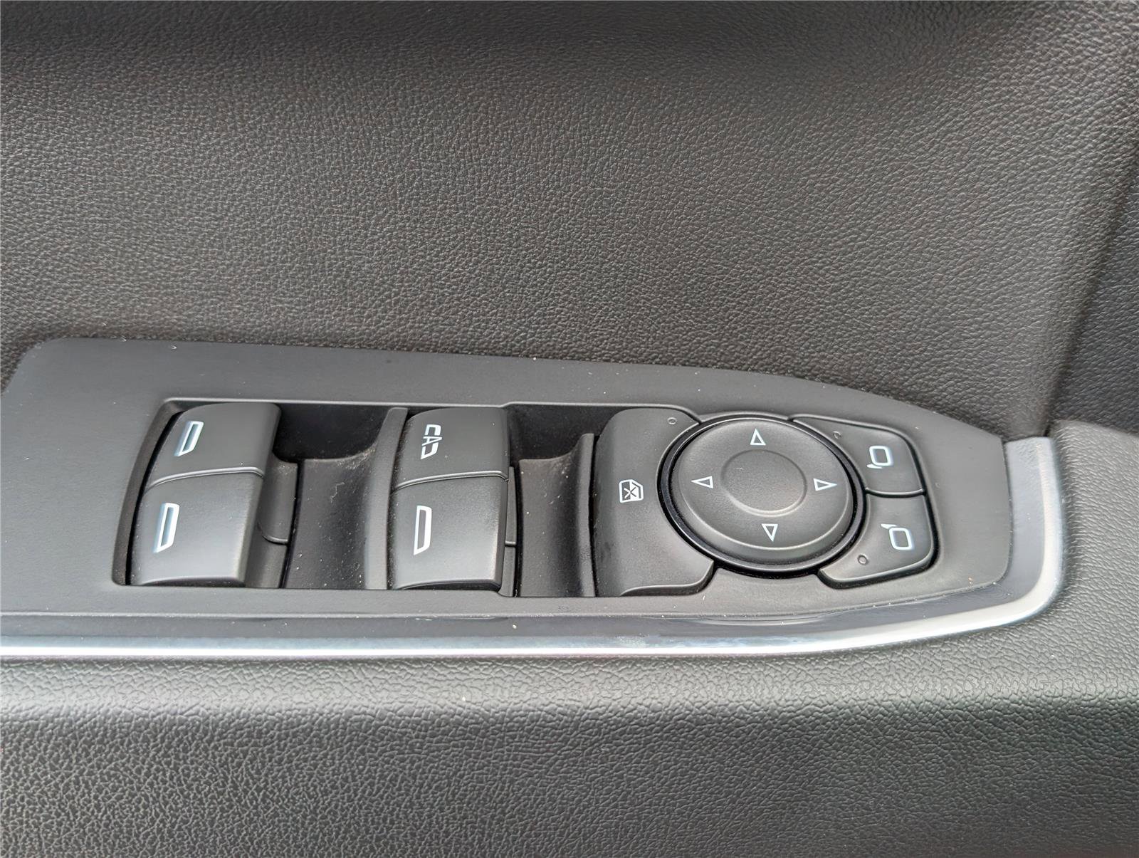 Used 2023 Chevrolet Silverado 1500 LT image 18