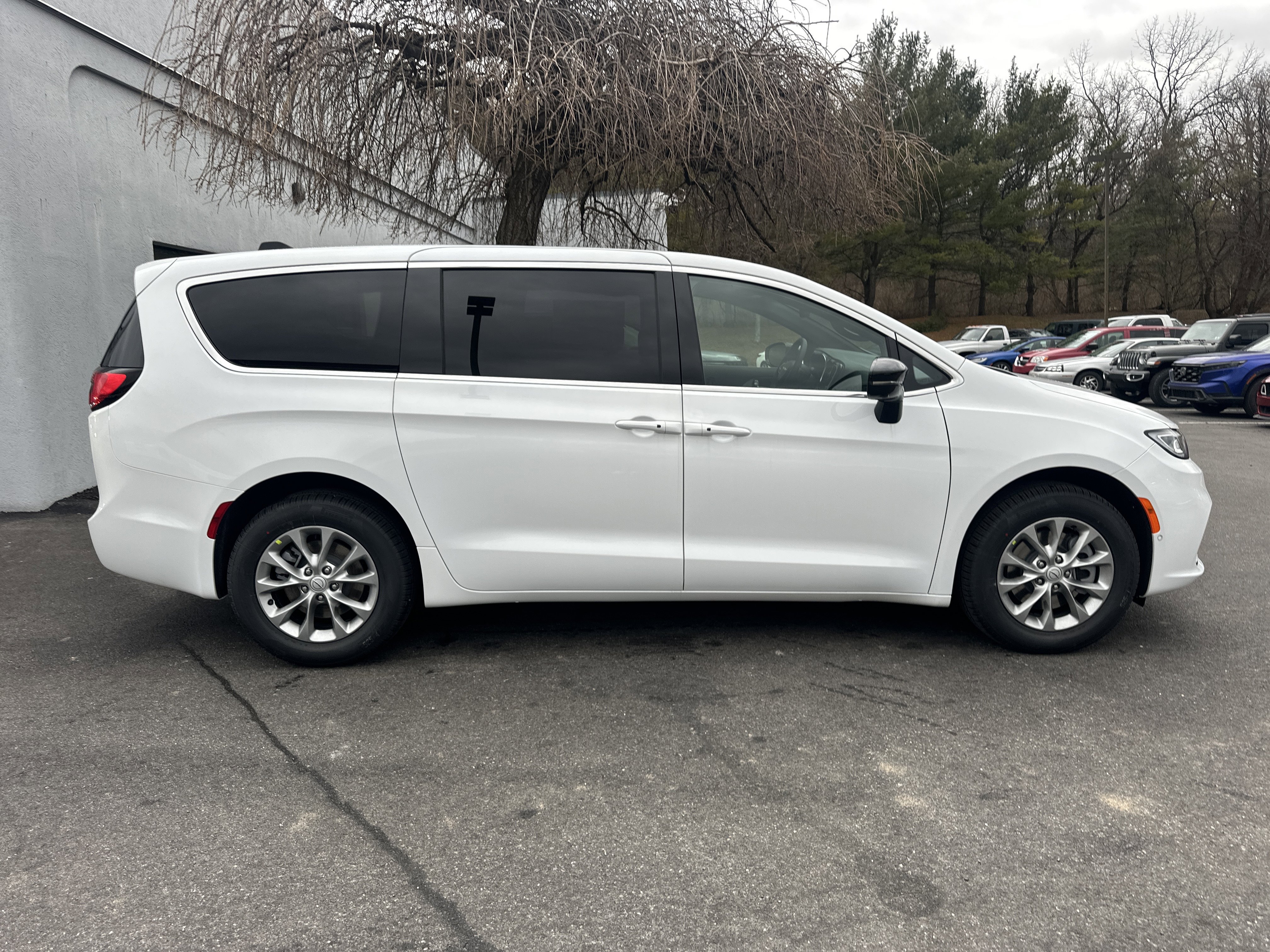 New 2026 Chrysler Pacifica Limited AWD/4WD video 2
