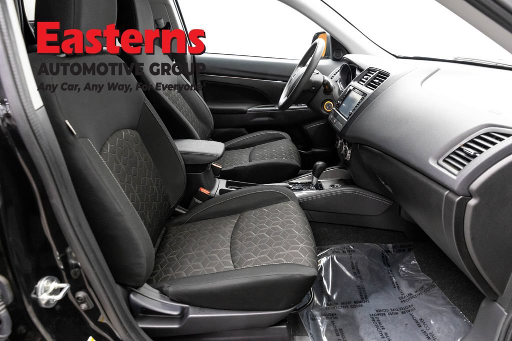 Used 2025 Mitsubishi Outlander Sport LE AWD/4WD image 23