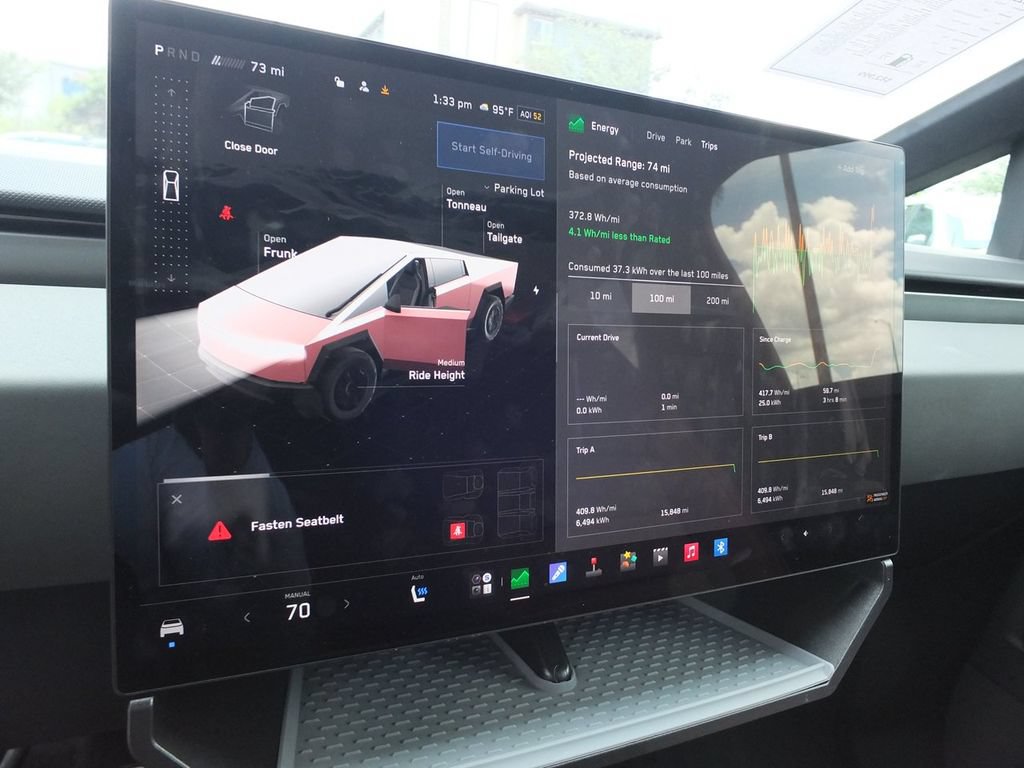 Used 2025 Tesla Cybertruck AWD Crew Cab image 27