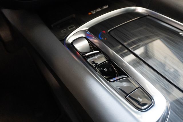 Used 2024 Buick Enclave Premium image 28