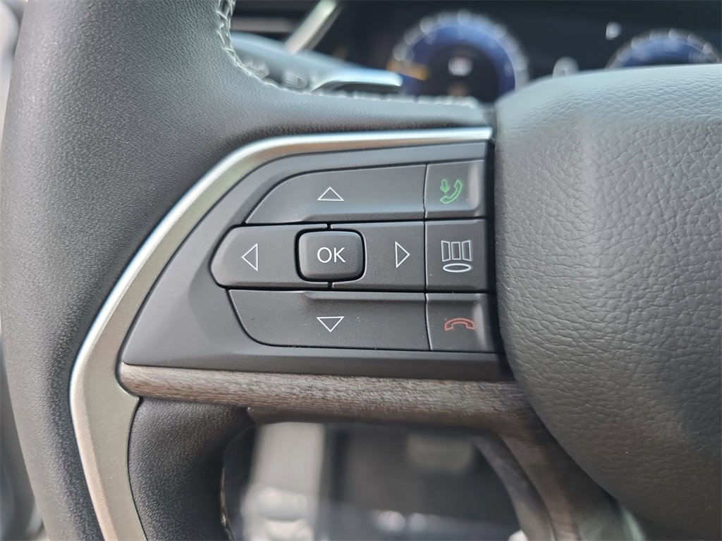 New 2025 Jeep Grand Cherokee Limited w/ Luxury Tech Group II image 17