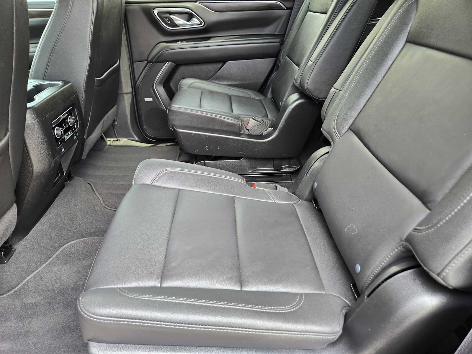 Certified 2023 Chevrolet Tahoe Z71 w/ Luxury Package AWD/4WD image 28