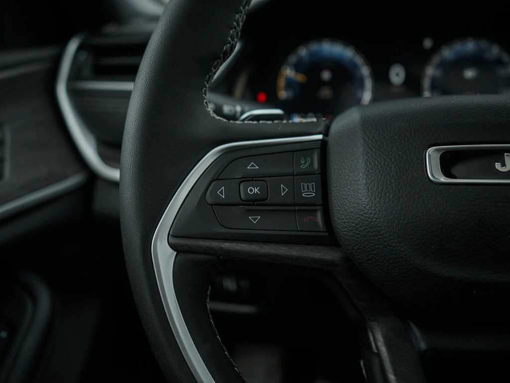 New 2025 Jeep Grand Cherokee L Limited w/ Black Appearance Package image 22