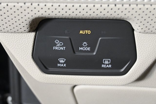 New 2025 Volkswagen Atlas SEL Premium R-Line image 24