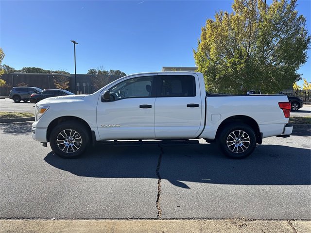 Used 2024 Nissan Titan SV w/ Accessory Utility Package image 5