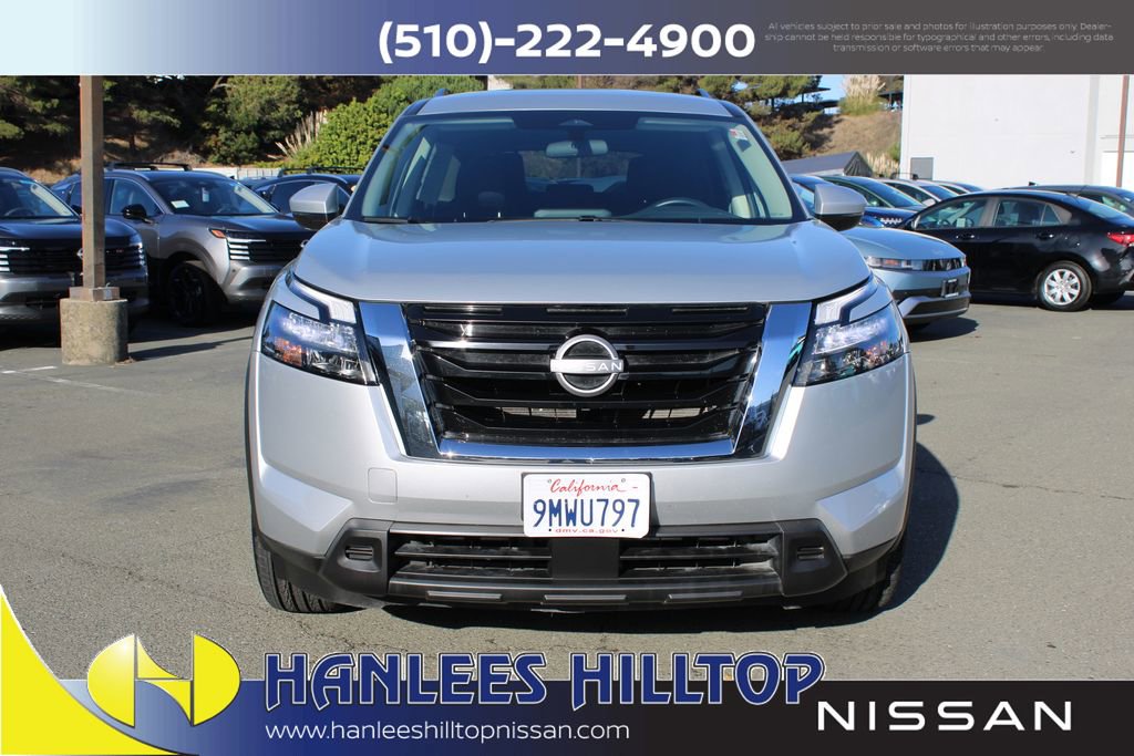 Certified 2024 Nissan Pathfinder SV image 4