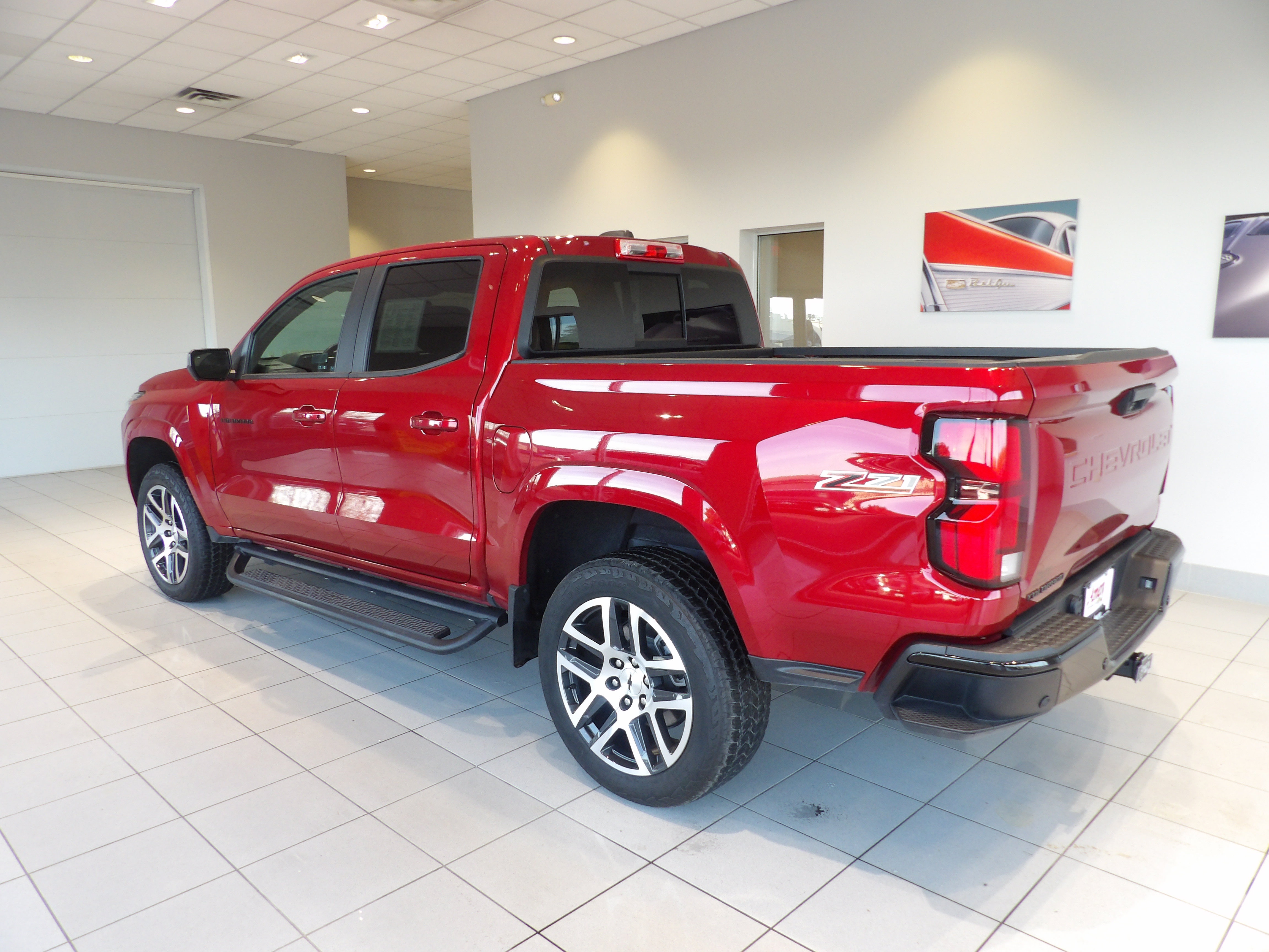 Used 2023 Chevrolet Colorado Z71 w/ Z71 Convenience Package 2 AWD/4WD image 6