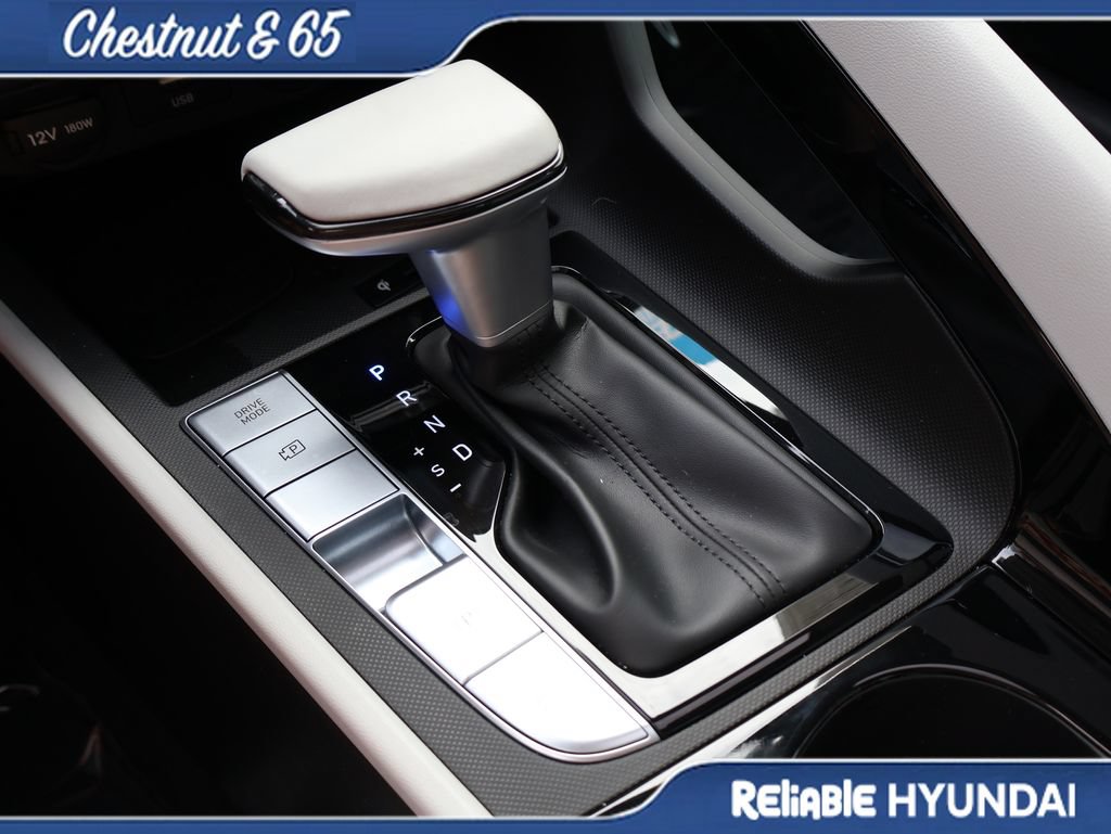 Certified 2025 Hyundai Elantra Limited FWD image 39