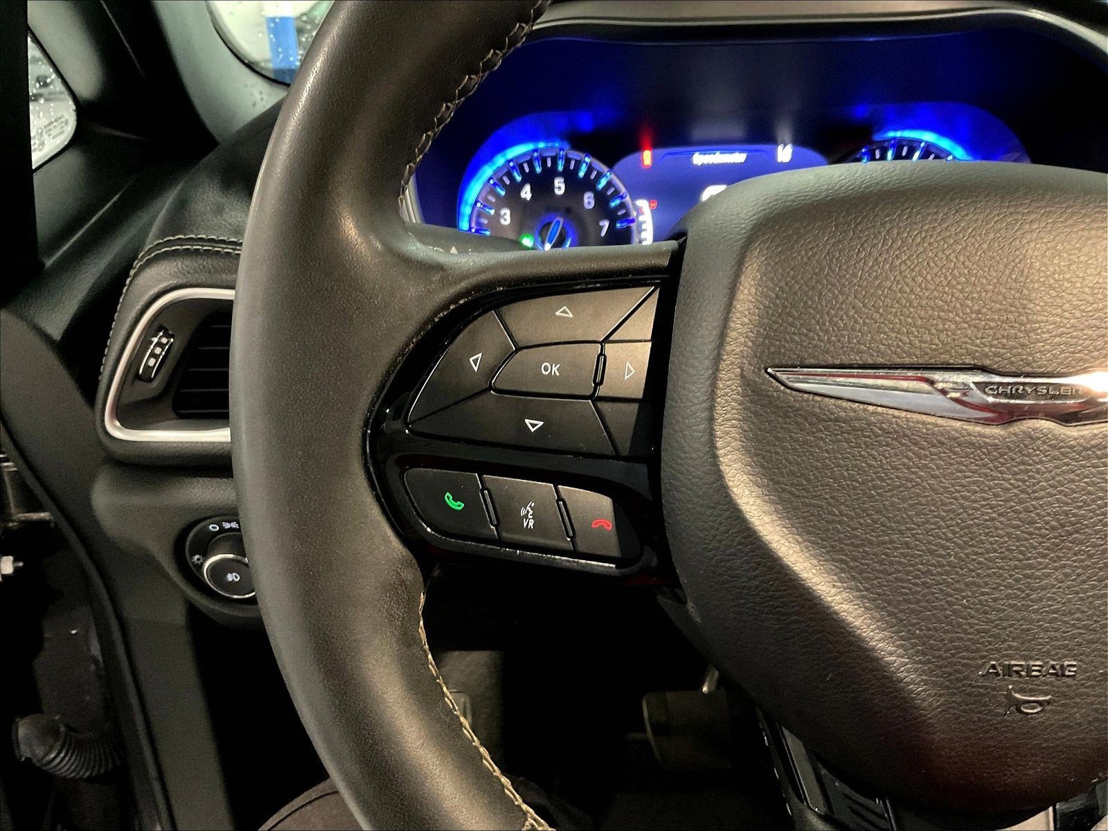 Used 2022 Chrysler Pacifica Limited w/ Uconnect Theater Family Group AWD/4WD image 10