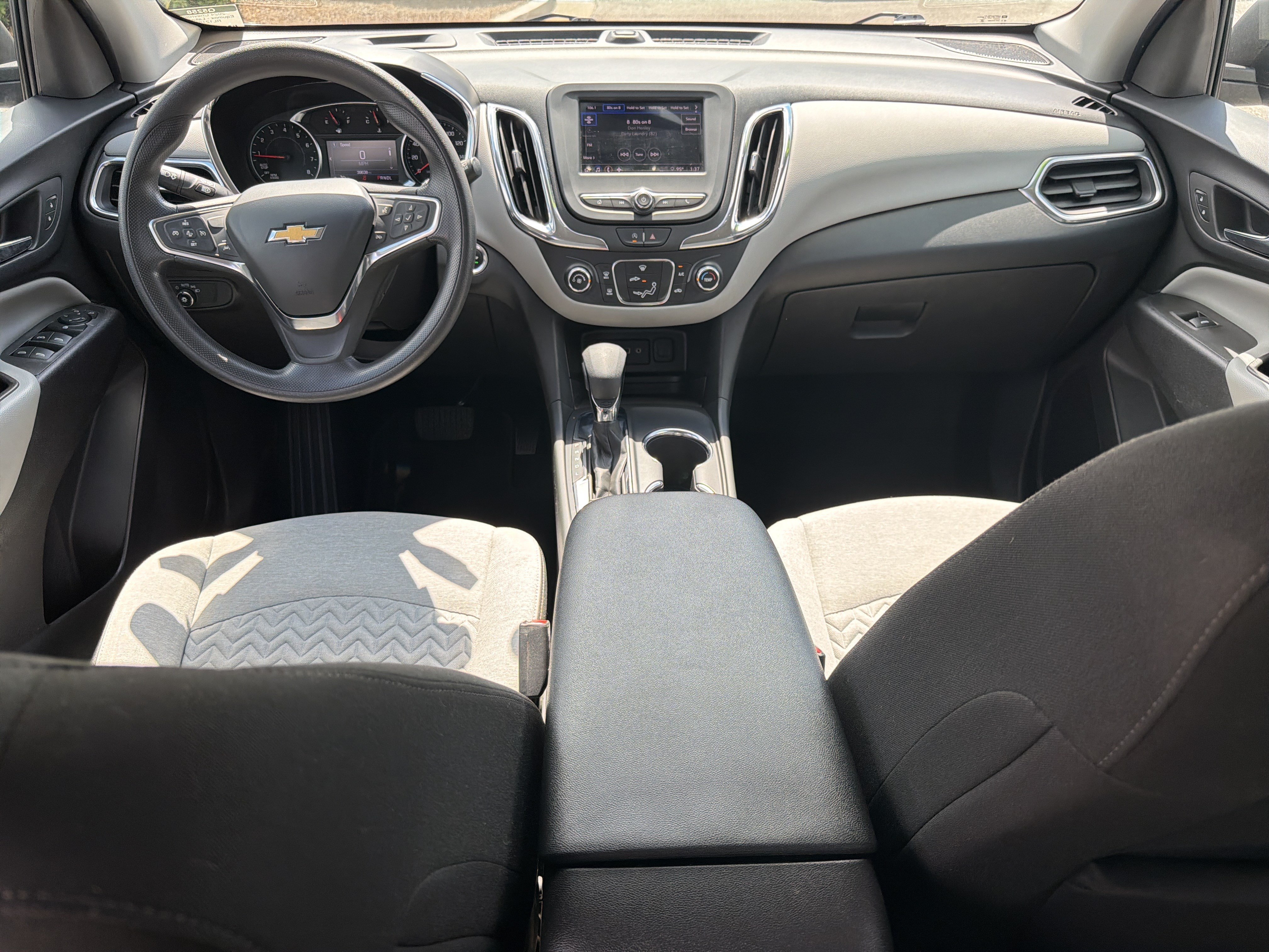 Used 2024 Chevrolet Equinox LS w/ LS Convenience Package FWD image 4