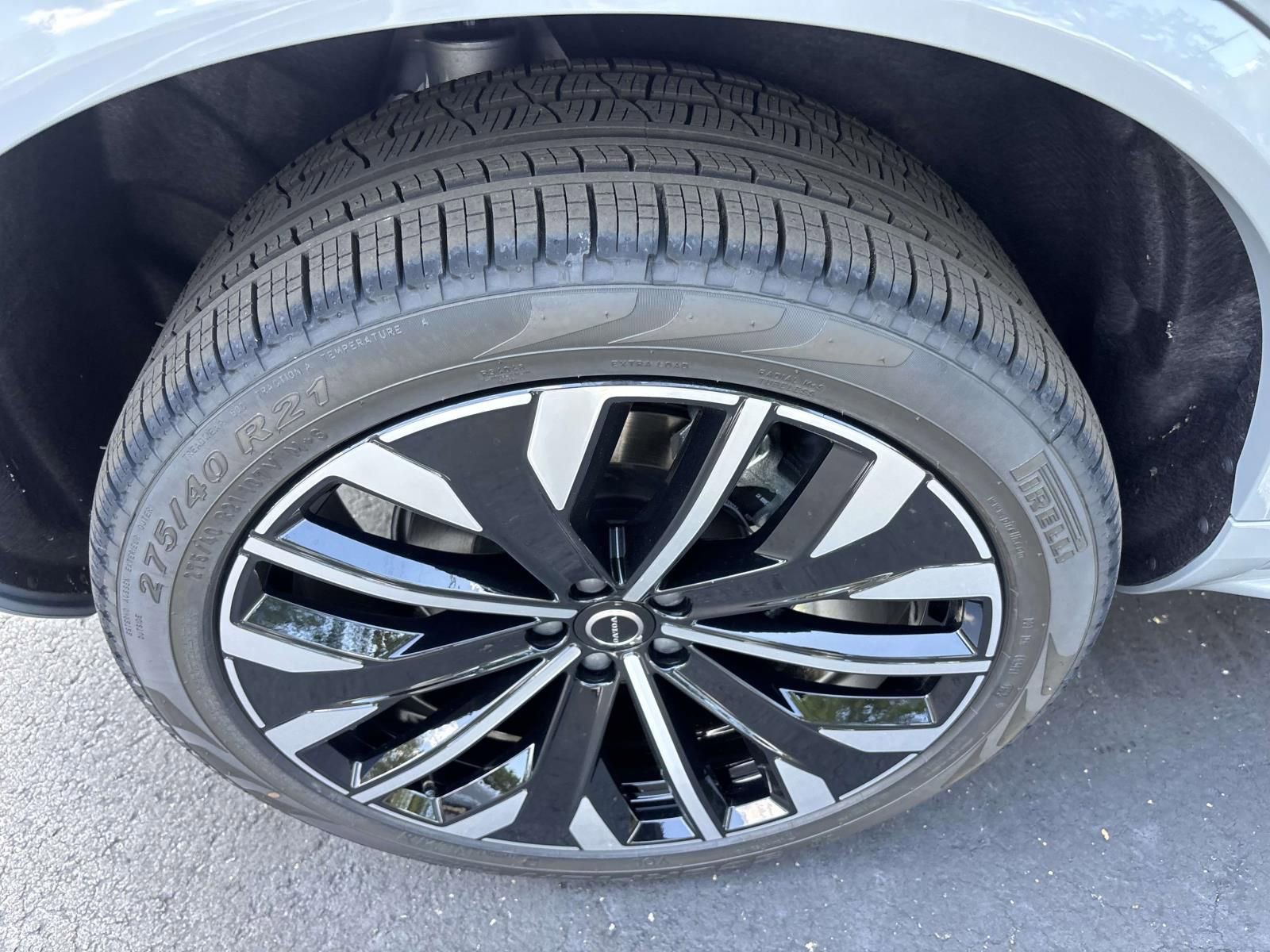 New 2026 Volvo XC90 B6 Plus w/ Protection Package Premier image 10