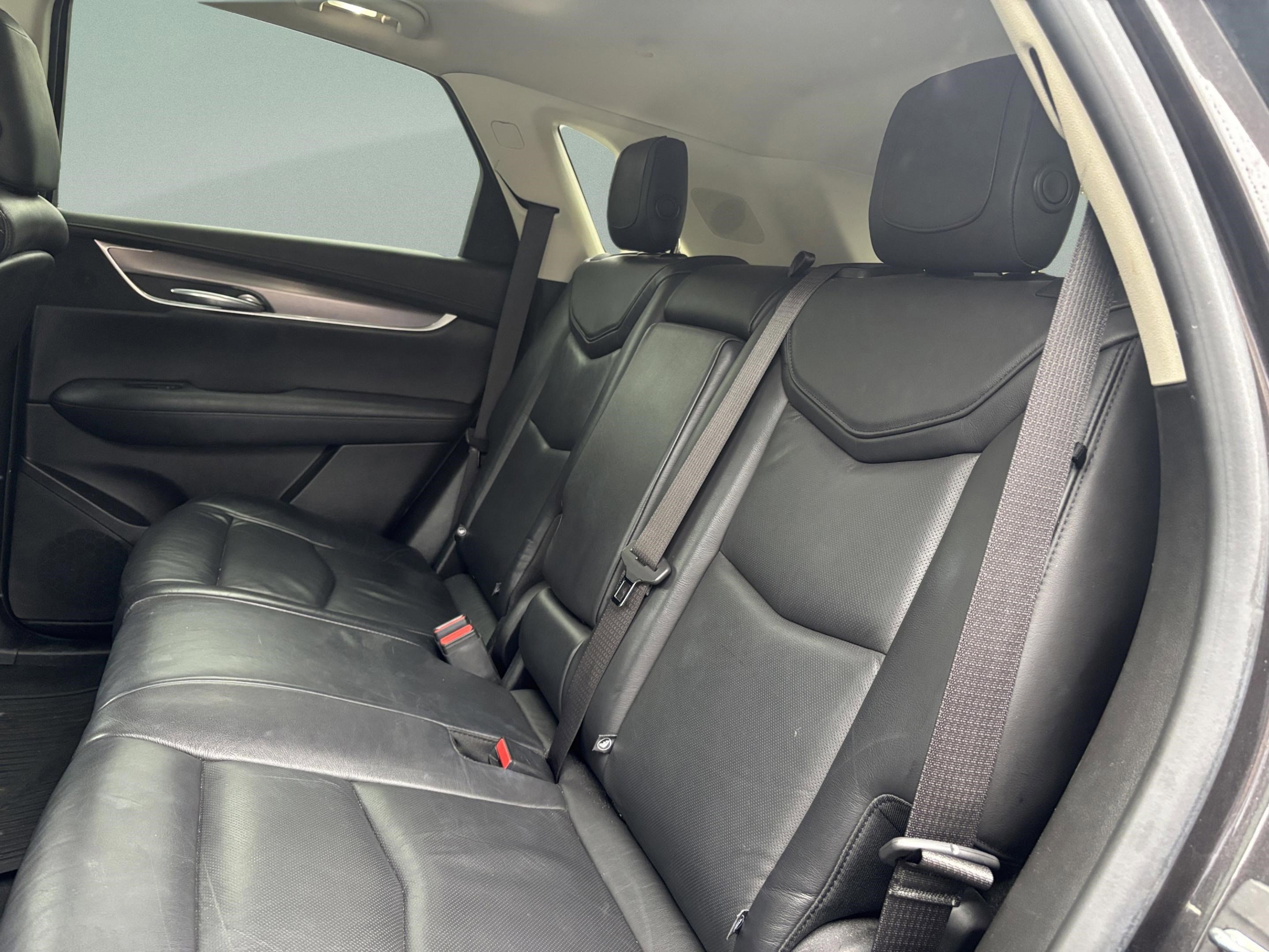 Used 2018 Cadillac XT5 Luxury w/ Driver Awareness Package image 24