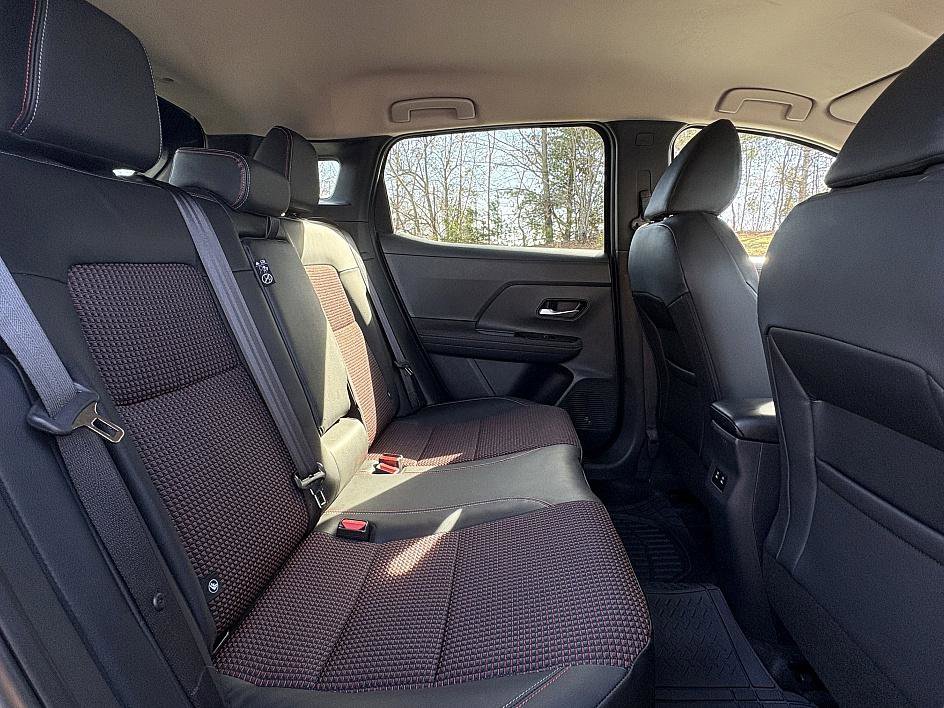 Used 2025 Nissan Kicks SR w/ Illumination Package image 12