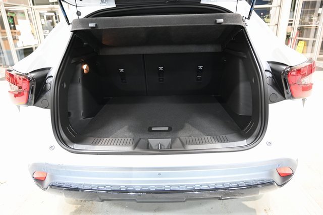 New 2026 Chevrolet Trax RS w/ Sunroof Package image 27