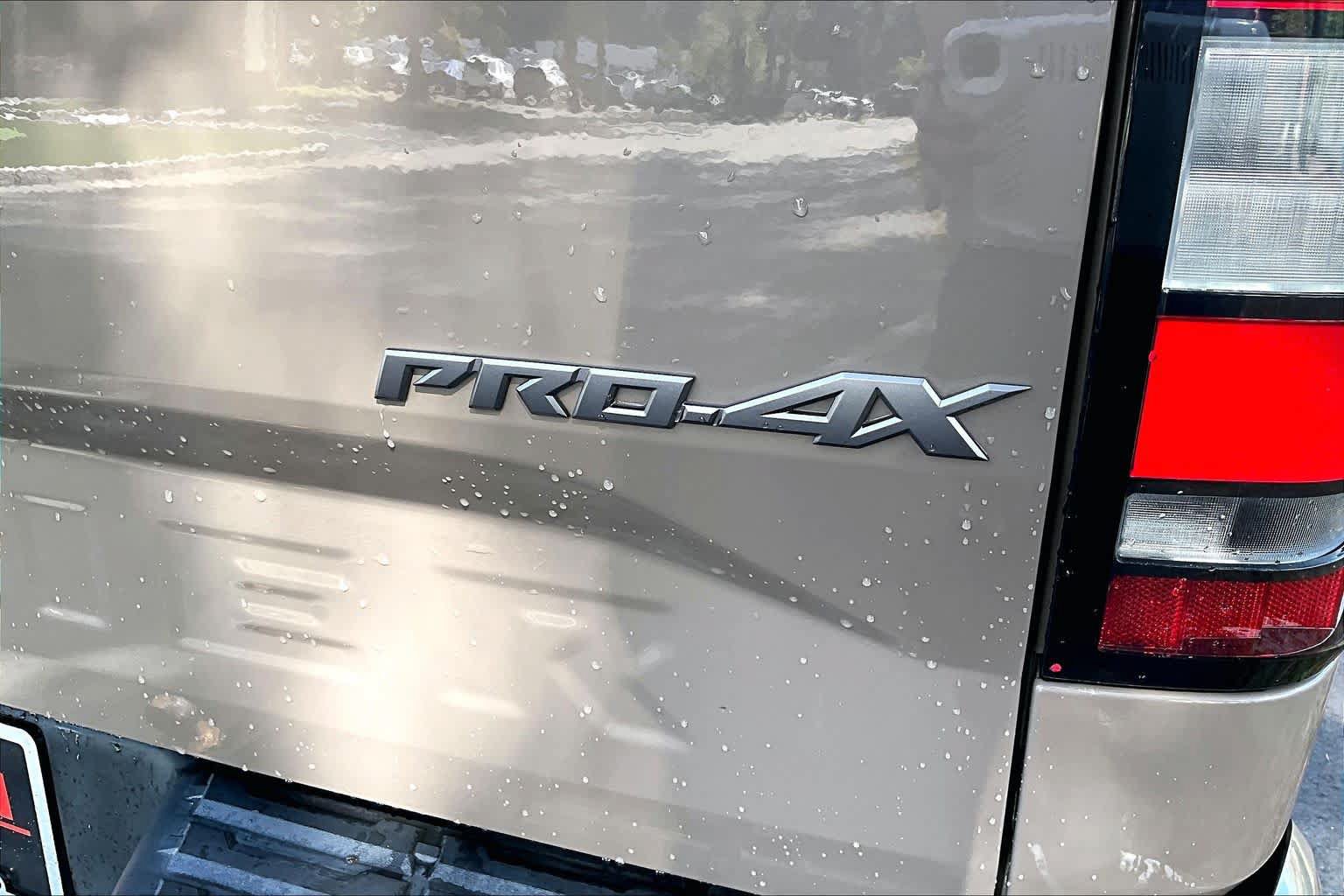 Used 2022 Nissan Frontier PRO-4X w/ Technology Package AWD/4WD image 30