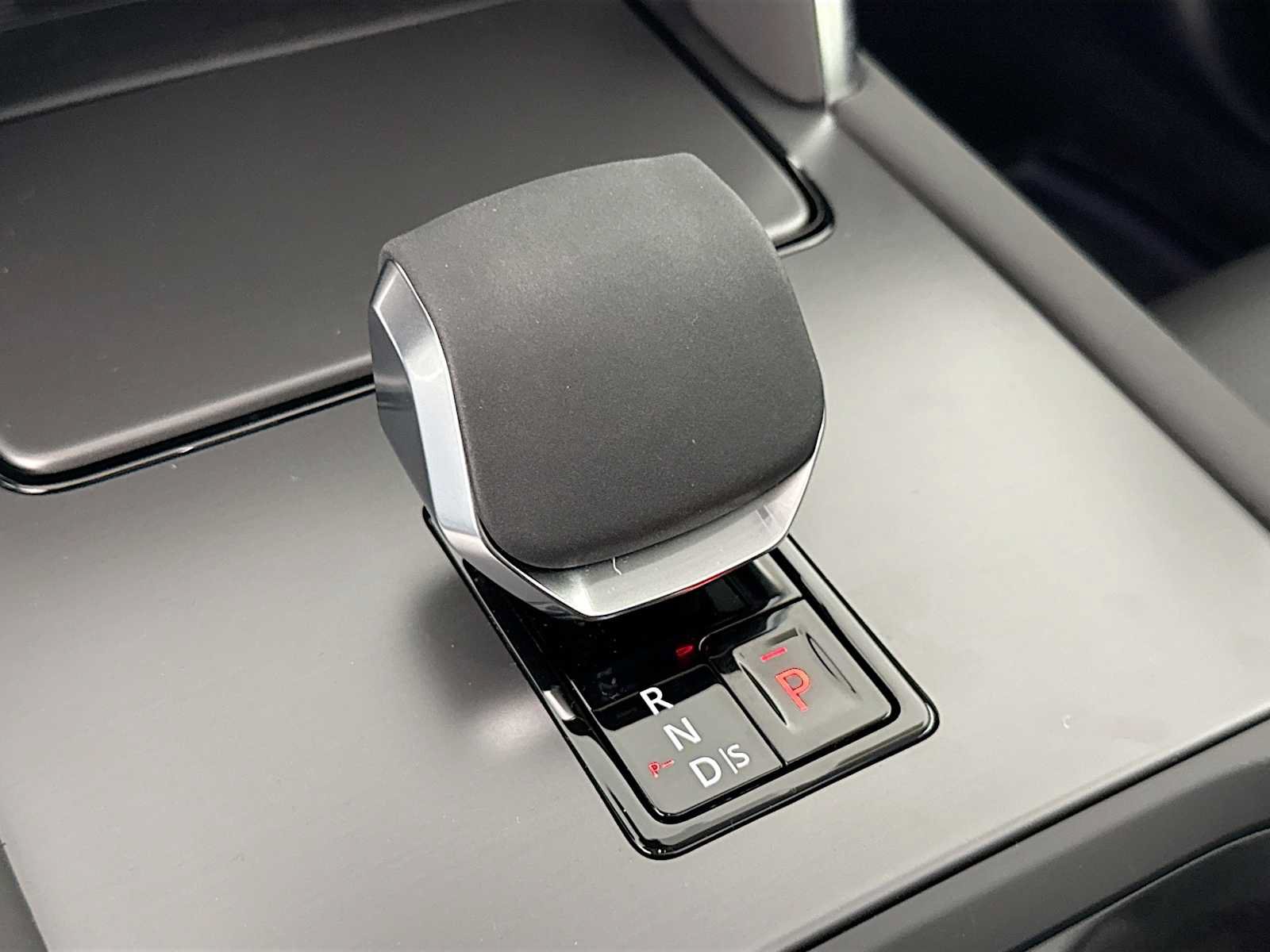 New 2025 Land Rover Discovery Sport S AWD/4WD image 17