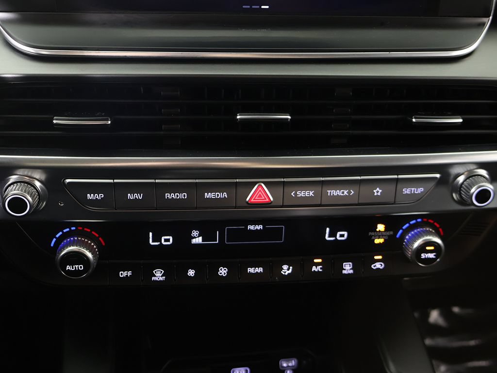 Used 2022 Kia Telluride LX FWD image 48