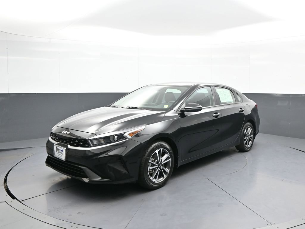 Certified 2023 Kia Forte LXS w/ LXS Technology Package FWD image 1