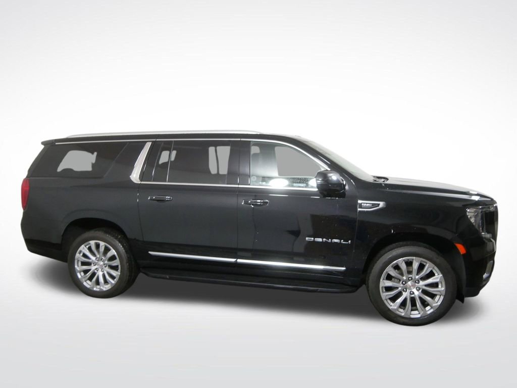 Used 2024 GMC Yukon XL Denali AWD/4WD image 2