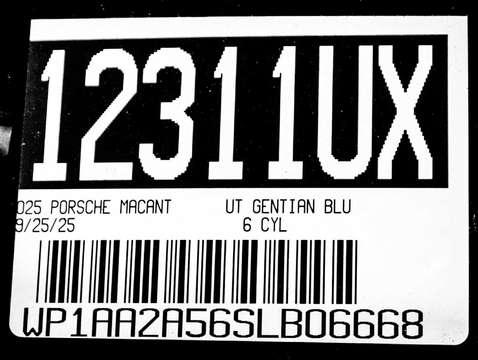 Certified 2025 Porsche Macan T image 31